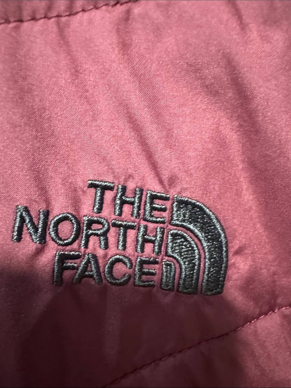 The North Face Women’s Hooded Puffer Jacket - cranberry - Picture 2 of 15